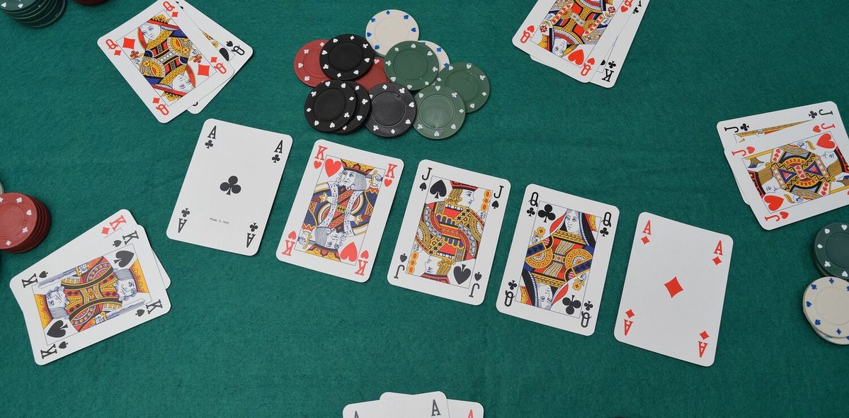 Swiper Casino کیسینو میں پوکر گیمز